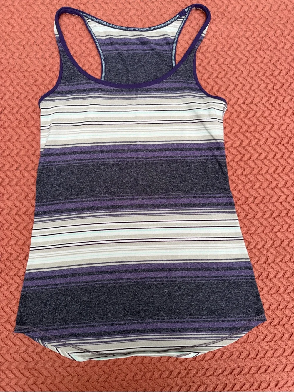 Lululemon lot of 5 tank tops size 6 excellent condition most not worn